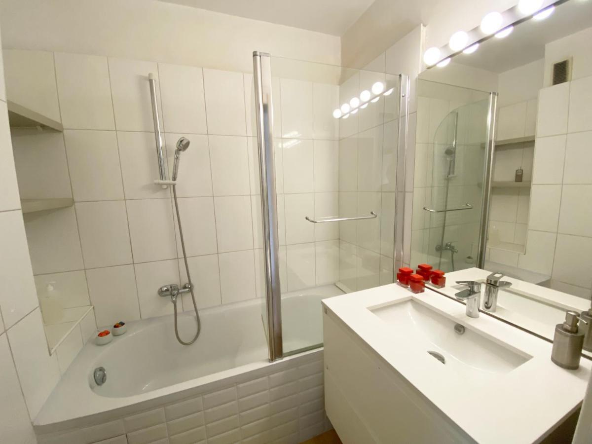 Panoramic Sea View - Air-Conditioning - Balcony - Tramway - 2 Bedrooms - Wifi - Fully Equipped Kitchen ニース エクステリア 写真